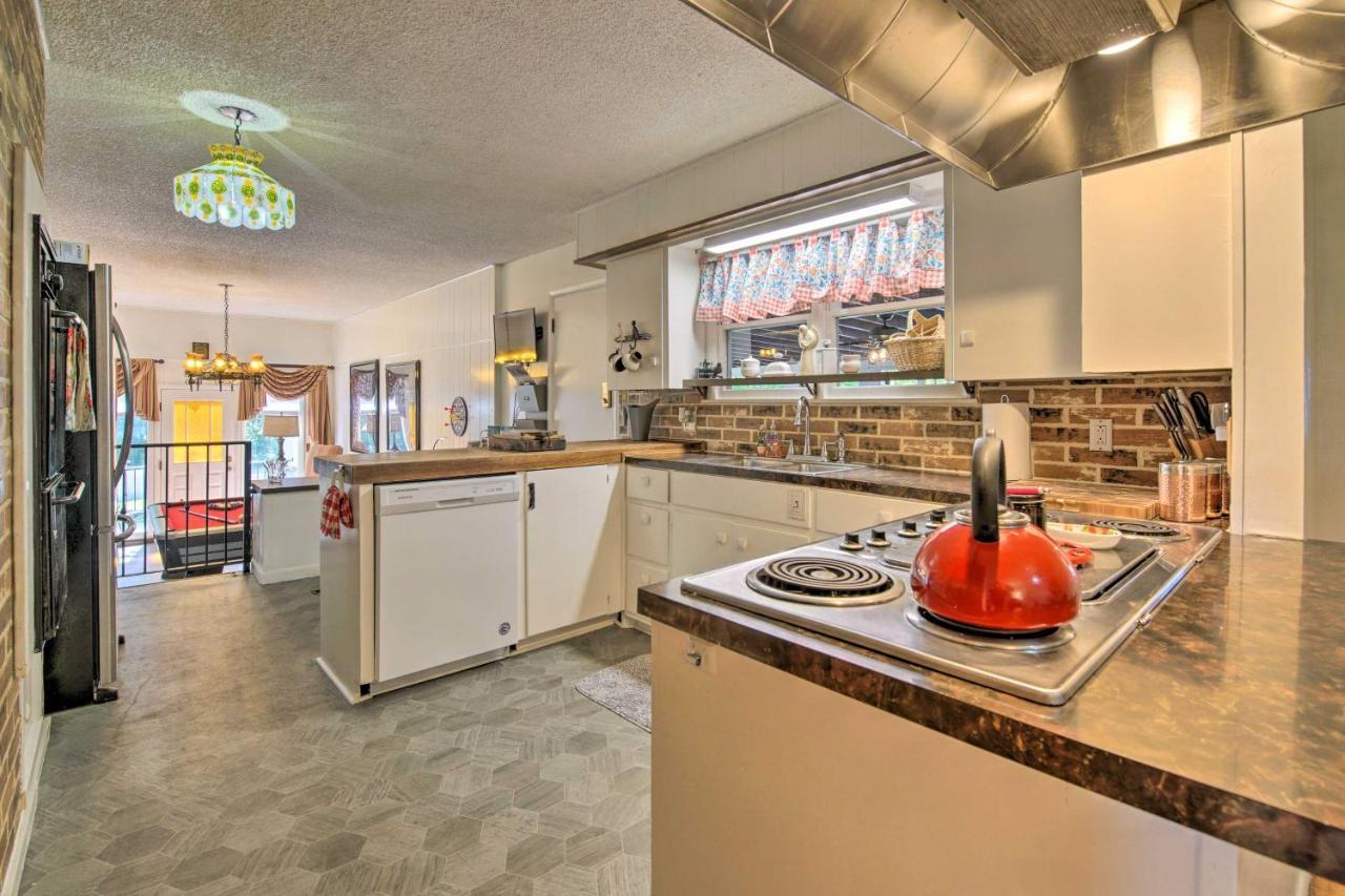 Bright Springfield Home Walk To Nature Center! Exteriér fotografie