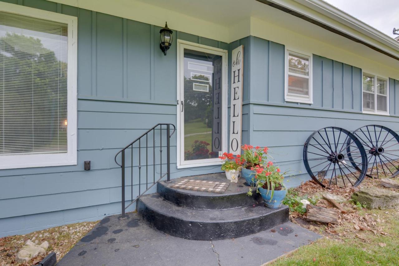 Bright Springfield Home Walk To Nature Center! Exteriér fotografie